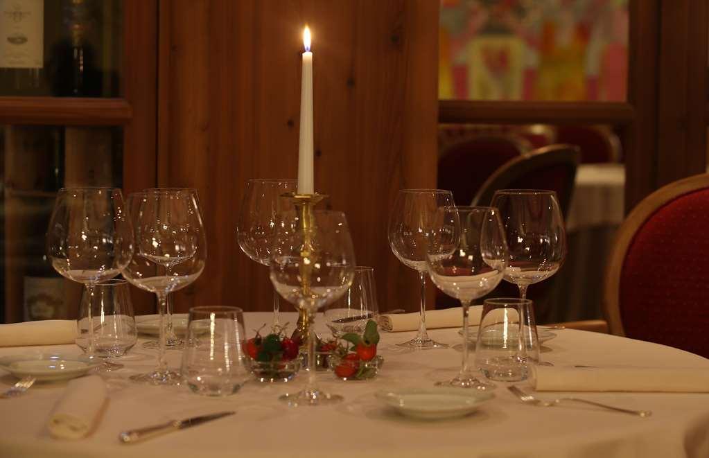Alpen Suite Hotel Мадонна-ди-Кампильо Ресторан фото
