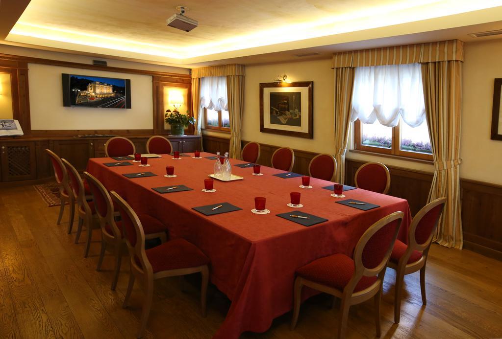 Alpen Suite Hotel Мадонна-ди-Кампильо Экстерьер фото