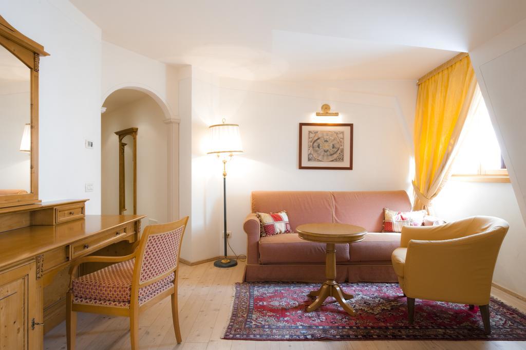 Alpen Suite Hotel Мадонна-ди-Кампильо Экстерьер фото