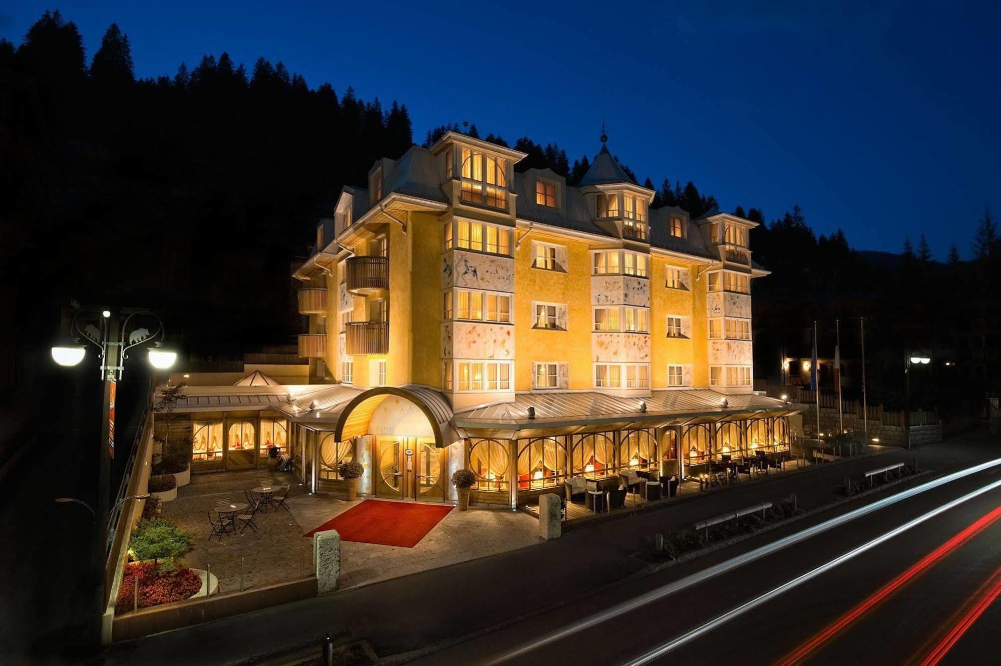 Alpen Suite Hotel Мадонна-ди-Кампильо Экстерьер фото
